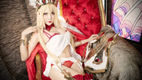 Cosplay Europa đầy khí chất quý's tộc khi không cưỡi bò trong FGO