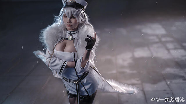 Cosplay ngự tỷ Gangut đậm chất xôi thịt trong game Azur Lane