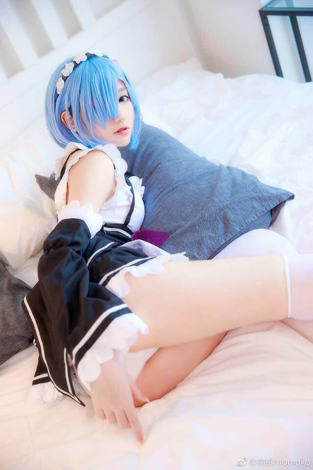 Cosplay Rem được thế này học theo Subaru chết 20 lần cũng mãn nguyện