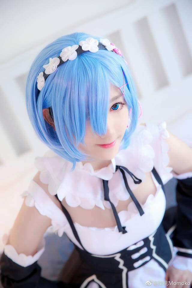 Cosplay Rem được thế này học theo Subaru chết 20 lần cũng mãn nguyện