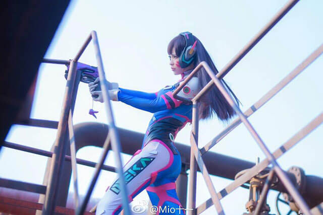 Emily Mio và bộ cosplay D.Va siêu nhí nhảnh của Overwatch