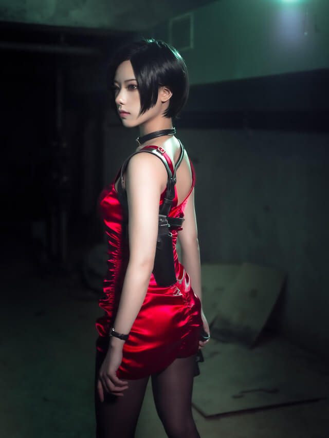 Mê hồn với cosplay Ada Wong bí ẩn và quyến rũ trong Resident Evil