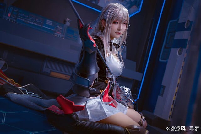 Ngắm cosplay vừa sexy vừa lạnh lùng của Dunkerque trong Azur Lane