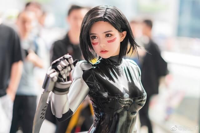 Ngẩn ngơ trước độ trong sáng của bộ cosplay Alita