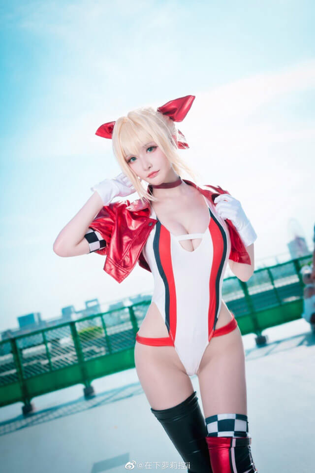 Nữ hoàng Nero Claudius nóng bỏng trong bộ cosplay của Fate/Grand Order