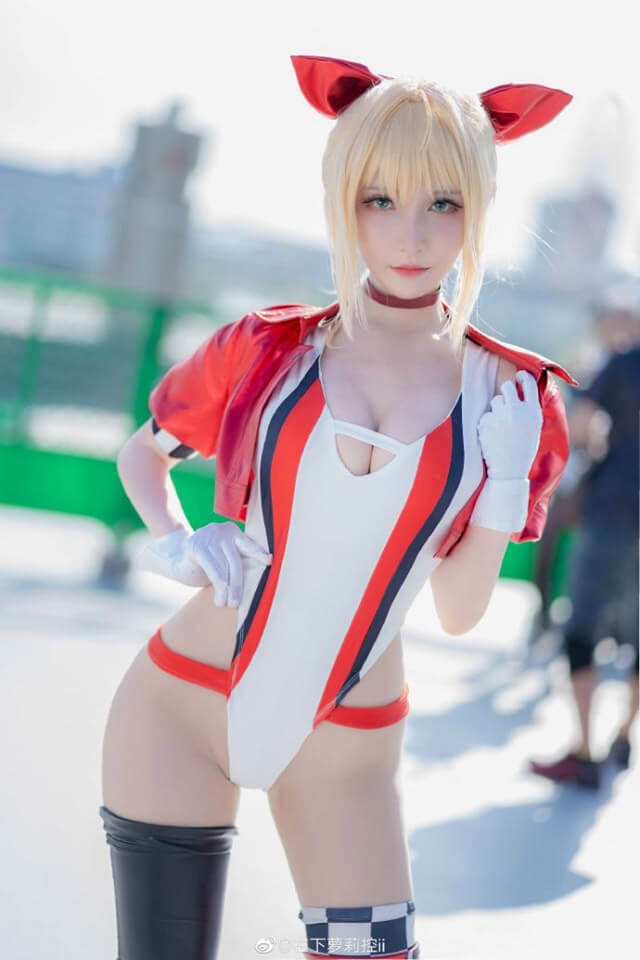 Nữ hoàng Nero Claudius nóng bỏng trong bộ cosplay của Fate/Grand Order