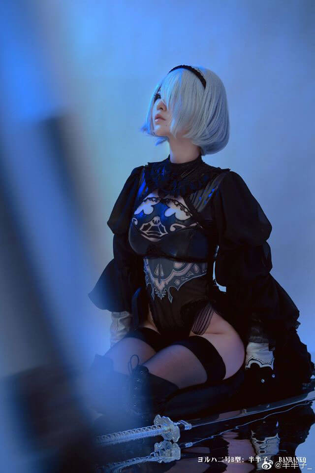 Quá ngợp với cosplay 2B sexy không góc chết với trang phục gợi cảm