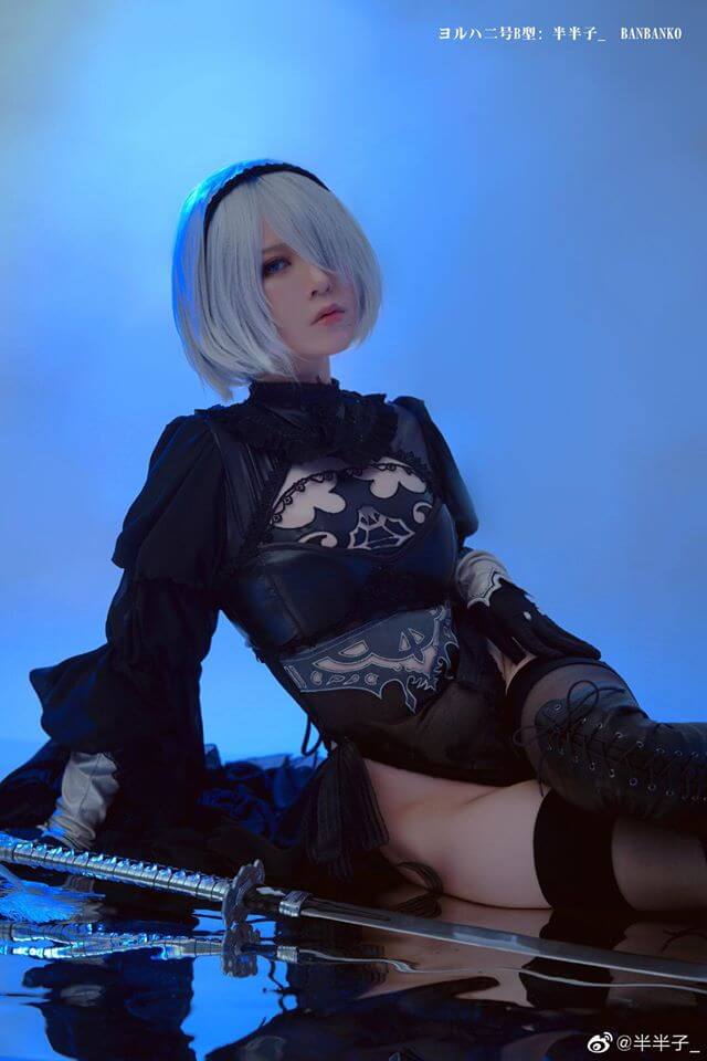 Quá ngợp với cosplay 2B sexy không góc chết với trang phục gợi cảm