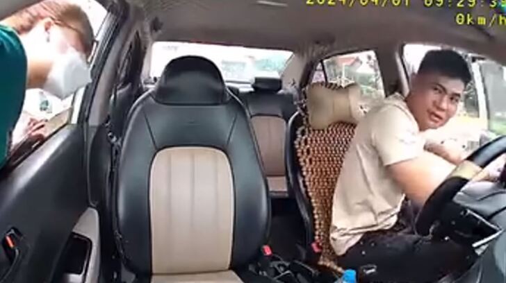 Người phụ nữ vỡ nước ối và phản ứng khiến cư dân mạng gật gù của anh tài xế taxi!